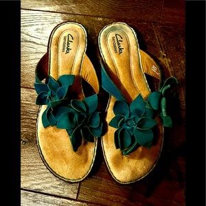 Clarks Leather sandals size 8.5 in good condition.
